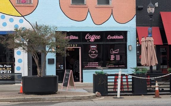 C'est La Vie Cafe 1 cest la vie cafe
