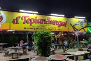 d’ Tepian Sungai Restaurant, Teluk Intan, Perak.