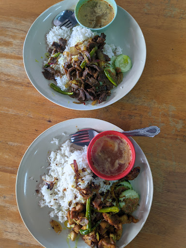 Usop Pattani KakMah Nasi Daging Ayam Kunyit Usop Pattani KakMah Nasi Daging Ayam Kunyit