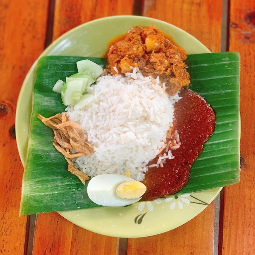 Nasi Lemak Amin & Along Nasi Lemak Amin & Along