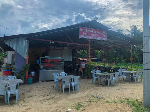 Kedai Bawah Lembah Roti Tempayan & Nasi Lemak Kukus
