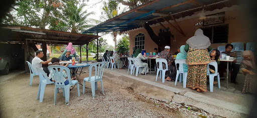 Kedai Makan Selera Kak Hai ( Teluk Muroh, Lumut, Perak ) Kedai Makan Selera Kak Hai ( Teluk Muroh, Lumut, Perak )