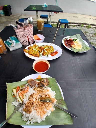 Nasi Dagang Kak Moh D'Kelulut