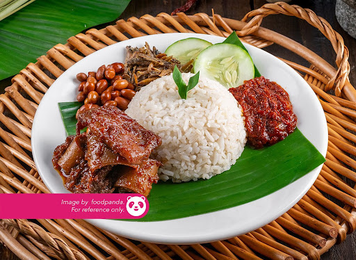 nenek long cafe