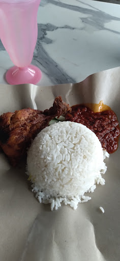 Nasi Kukus Ayam Goreng Berempah