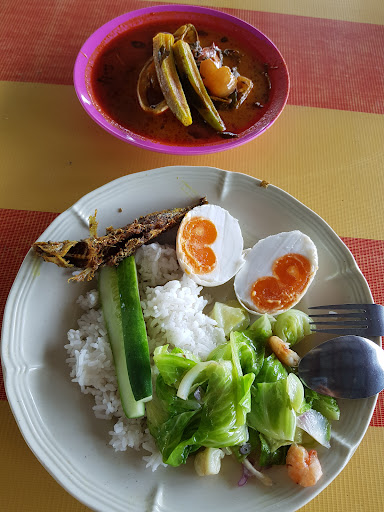 Eryna Cafe Curry Claypot