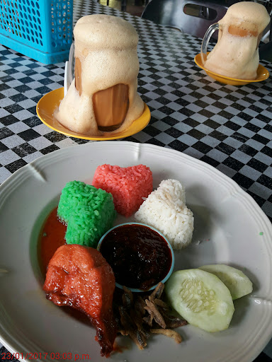 Selera Tepi Tasik