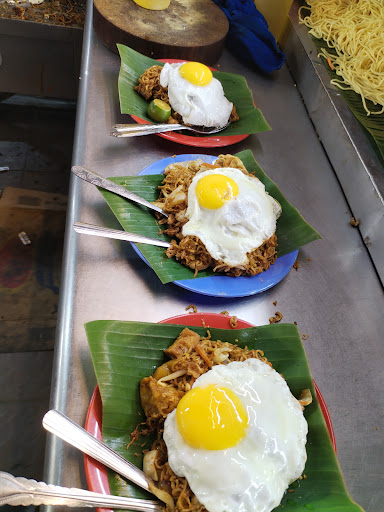 GERAI NO 26 MEE GORENG MAMAK DAUN PISANG CASUAL MARKET TAIPING GERAI NO 26 MEE GORENG MAMAK DAUN PISANG CASUAL MARKET TAIPING