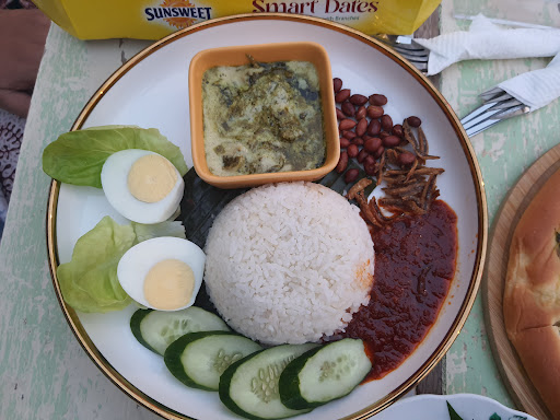 Kayo Cafe - Klasik Aesthetic Cafe Tampin
