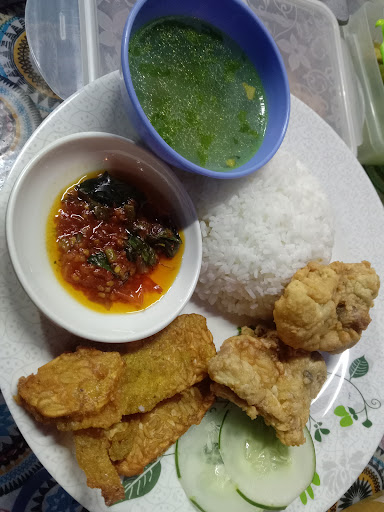 Nasi kuning /nasi lemak sotong, ikan dan ayam goreng rempah | Tawau Nasi kuning /nasi lemak sotong, ikan dan ayam goreng rempah | Tawau