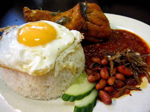 Nasi Lemak Kukus, Ayam Berempah