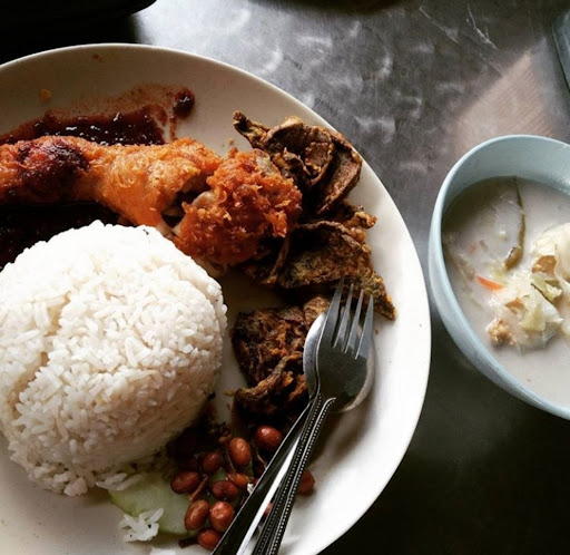 Warung Zai (Kak Zai) Nasi Lemak