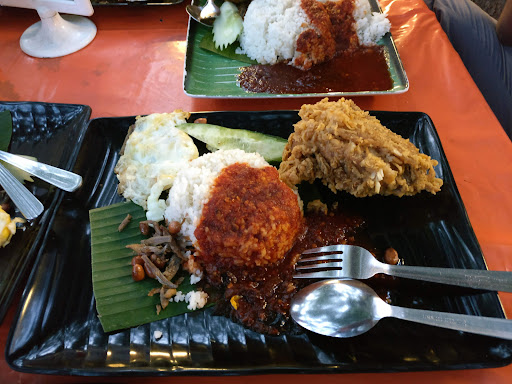 Uncle Lanz Nasi Lemak