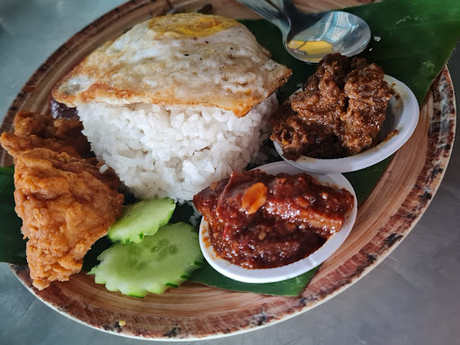 Nasi Lemak Daun Pisang Feri