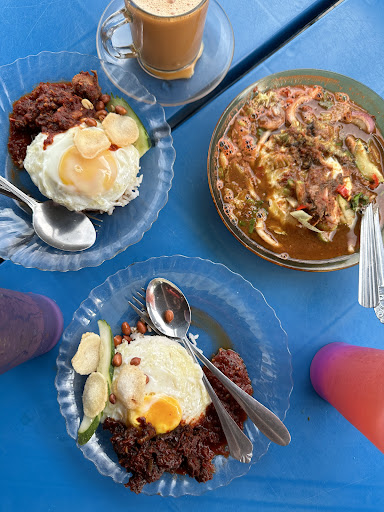 Warong Nasi Lemak Kak Zu Warong Nasi Lemak Kak Zu