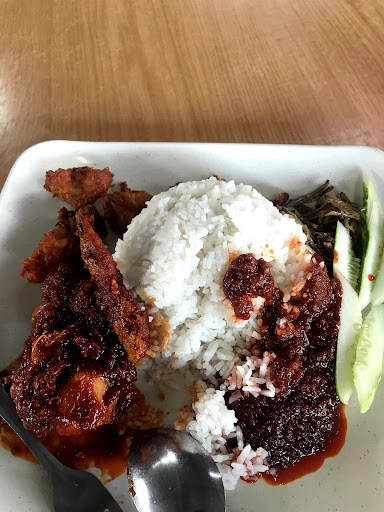 Nasi lemak umi corner
