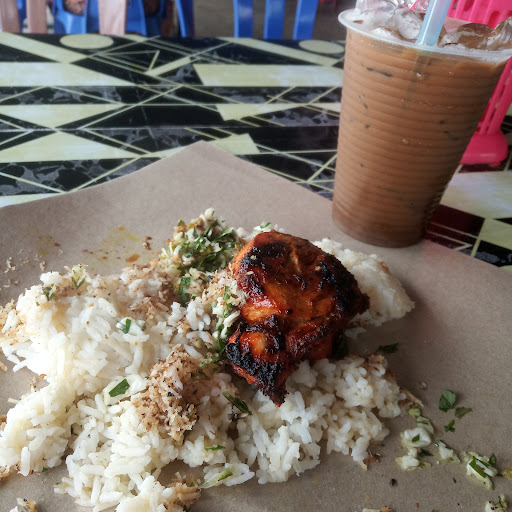 Awie Nasi Kerabu Pengkalan Pandan Luar