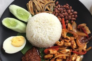 Nasi Lemak di Sandakan, Malaysia: 10 Gerai Legenda yang Wajib Dicuba