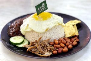 Nasi Lemak di Seremban, Malaysia: 10 Gerai Legendaris Paling Sedikit Antrean