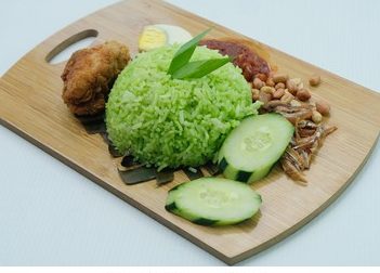 Nasi Lemak Flat Hijau 1 nasi lemak flat hijau