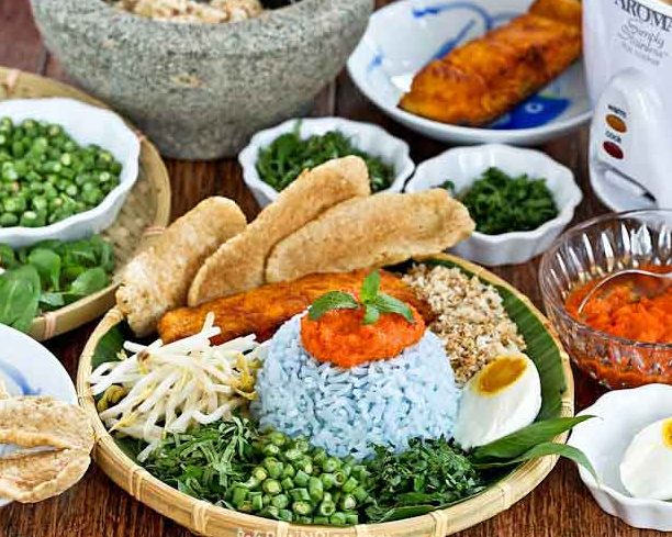 THIS IS NASI KERABU 1 this is nasi kerabu